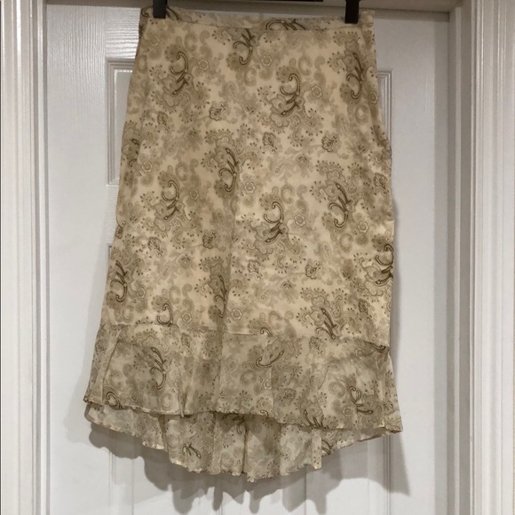 Banana Republic Factory Dresses & Skirts - Elegant Cream Paisley Skirt
